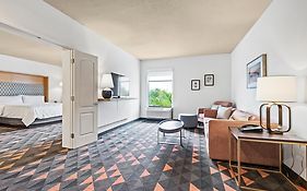 Holiday Inn - St. Petersburg West By Ihg